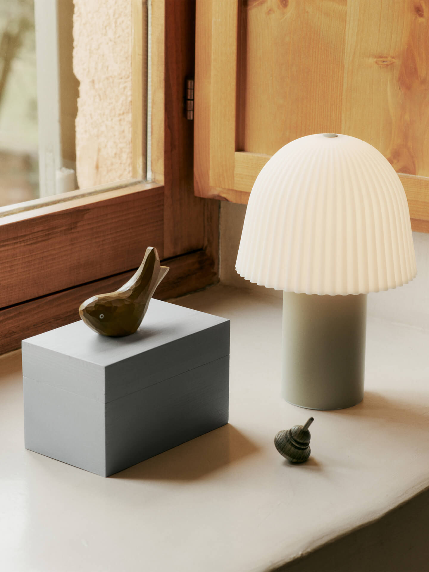 Frill Portable Lamp – Beige/White | Ferm Living