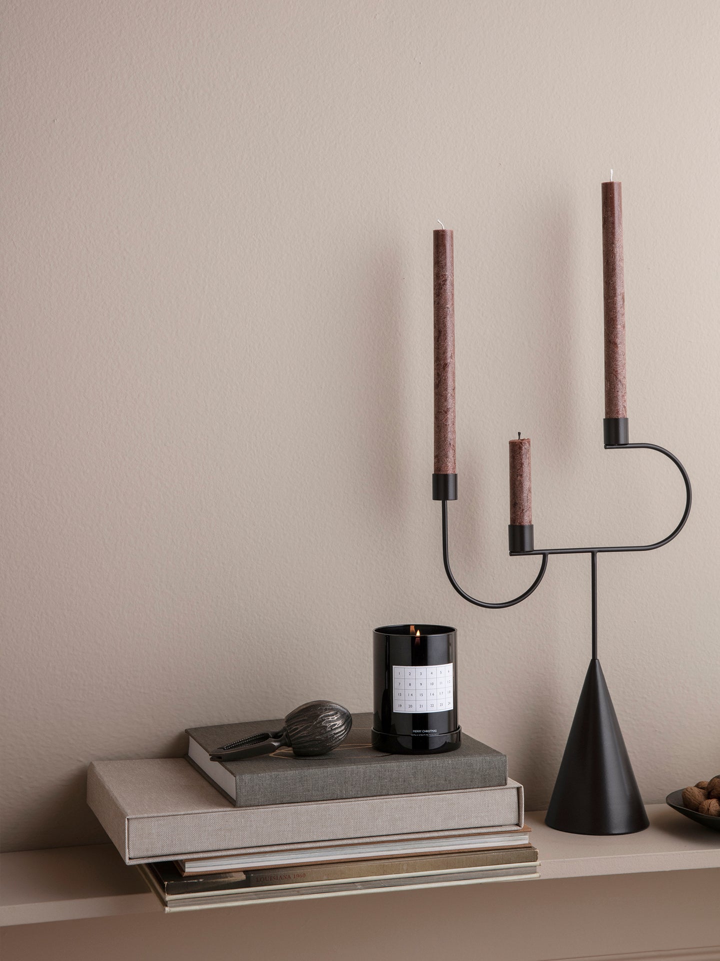 Advent candles in black, Christmas-scented with cinnamon – Ferm Living
