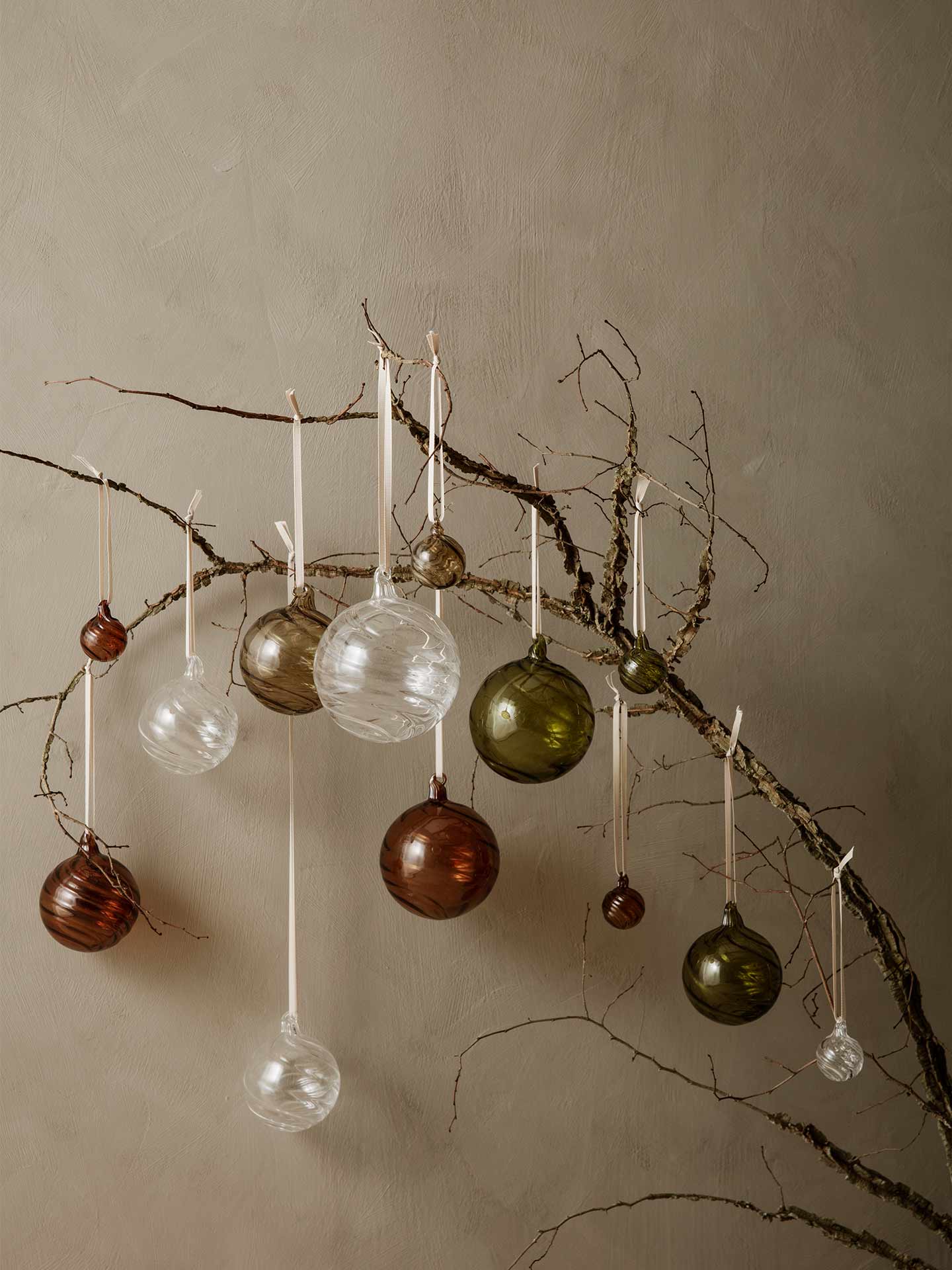 Twirl Ornaments - Large | Glass spheres for the Christmas tree in