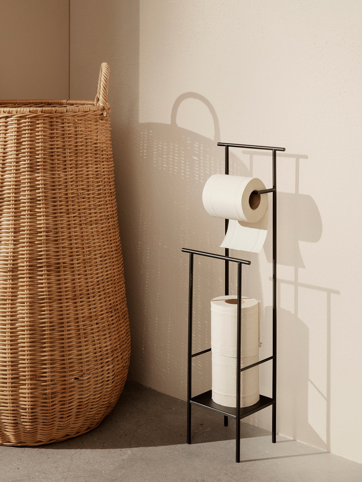 Dora Toilet Paper Stand | Black | Ferm Living