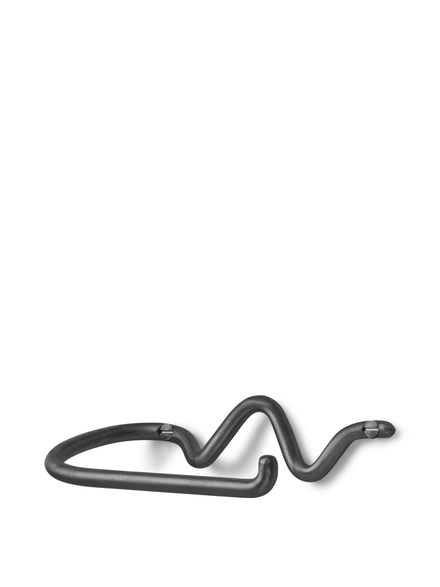 Curvature Toilet Paper Holder – Black Brass | Ferm Living