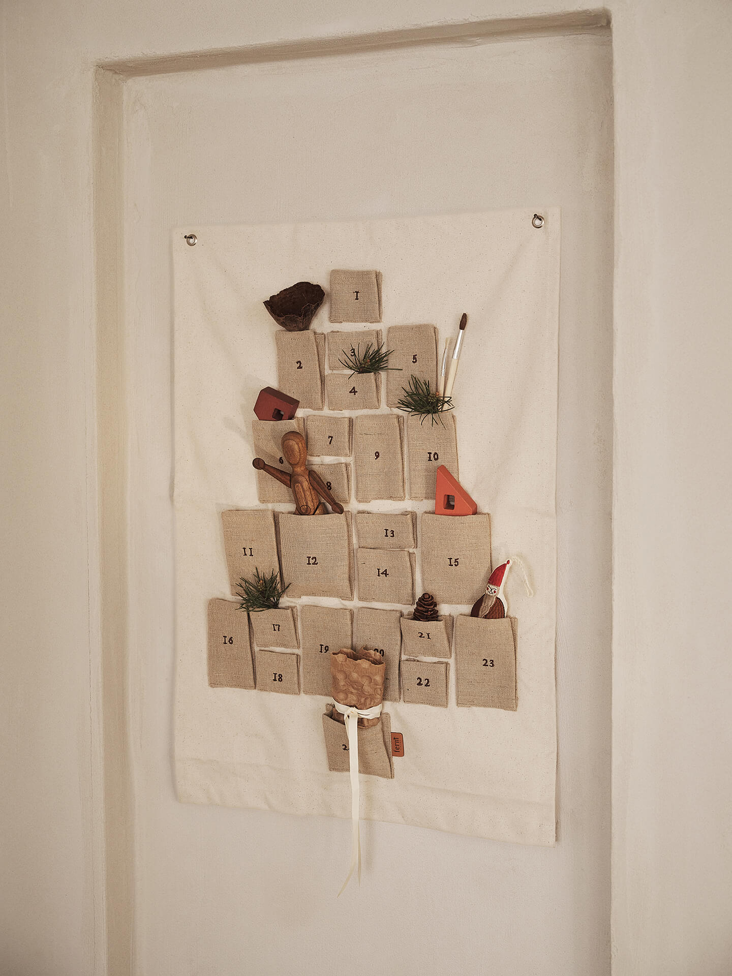 クリスマス ferm LIVING Pine Christmas Calendar mini Pine Christmas Calendar - Mini - Natural | Ferm Living