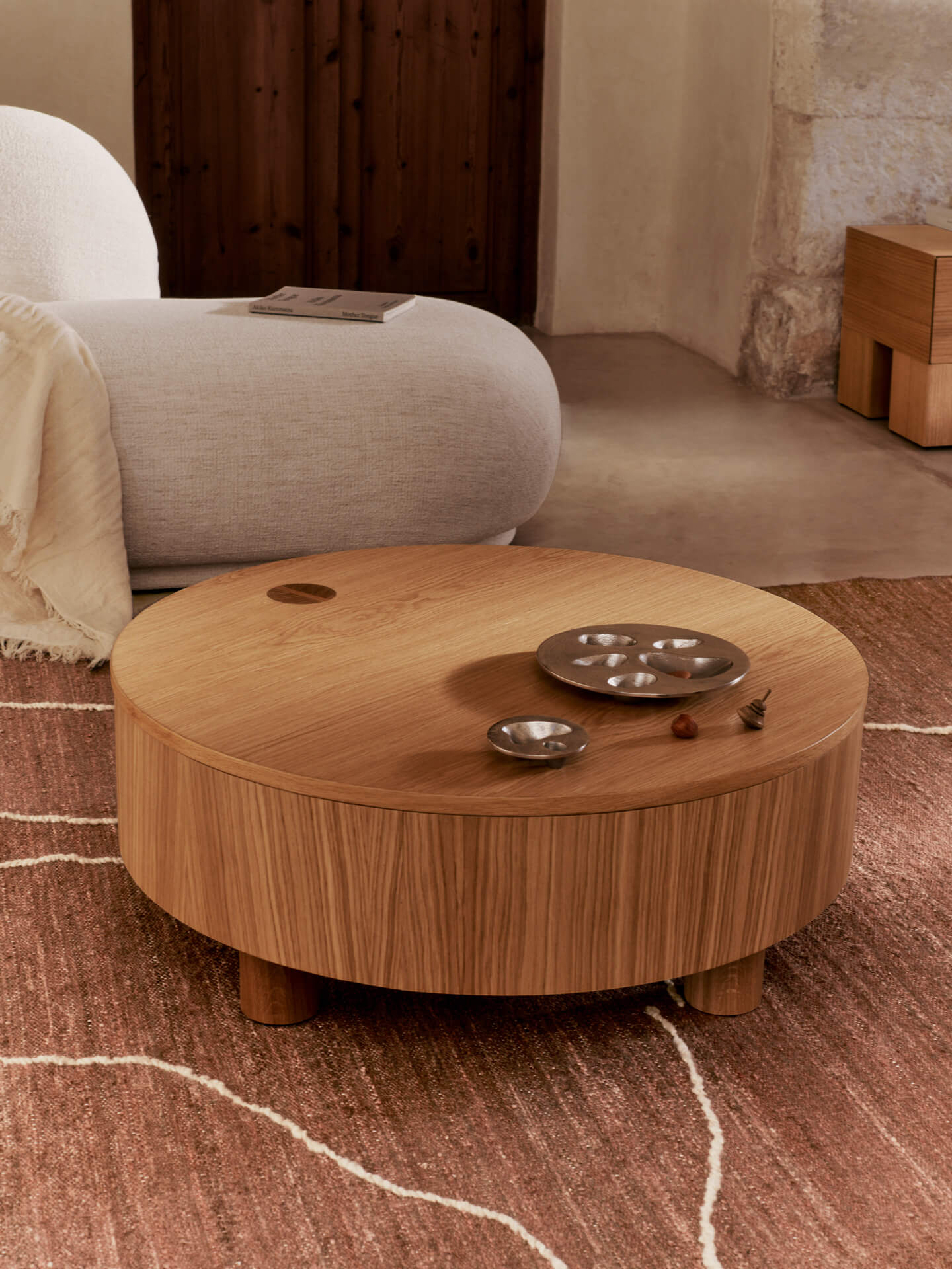Olles Storage Table - Ø80 cm - Natural Oak Veneer – Ferm Living