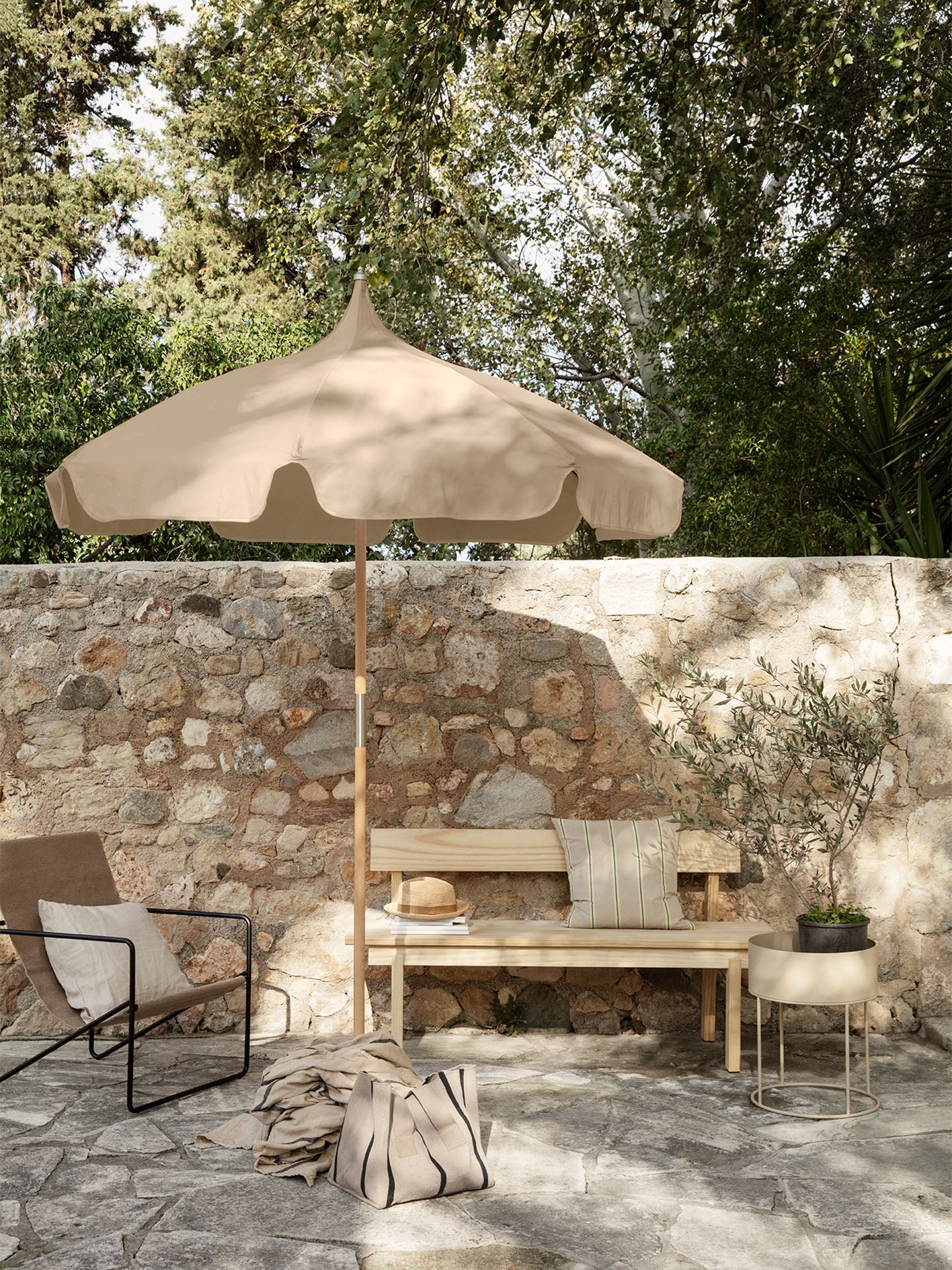 Lull parasol | Outdoor parasol in Cashmere | Ferm Living